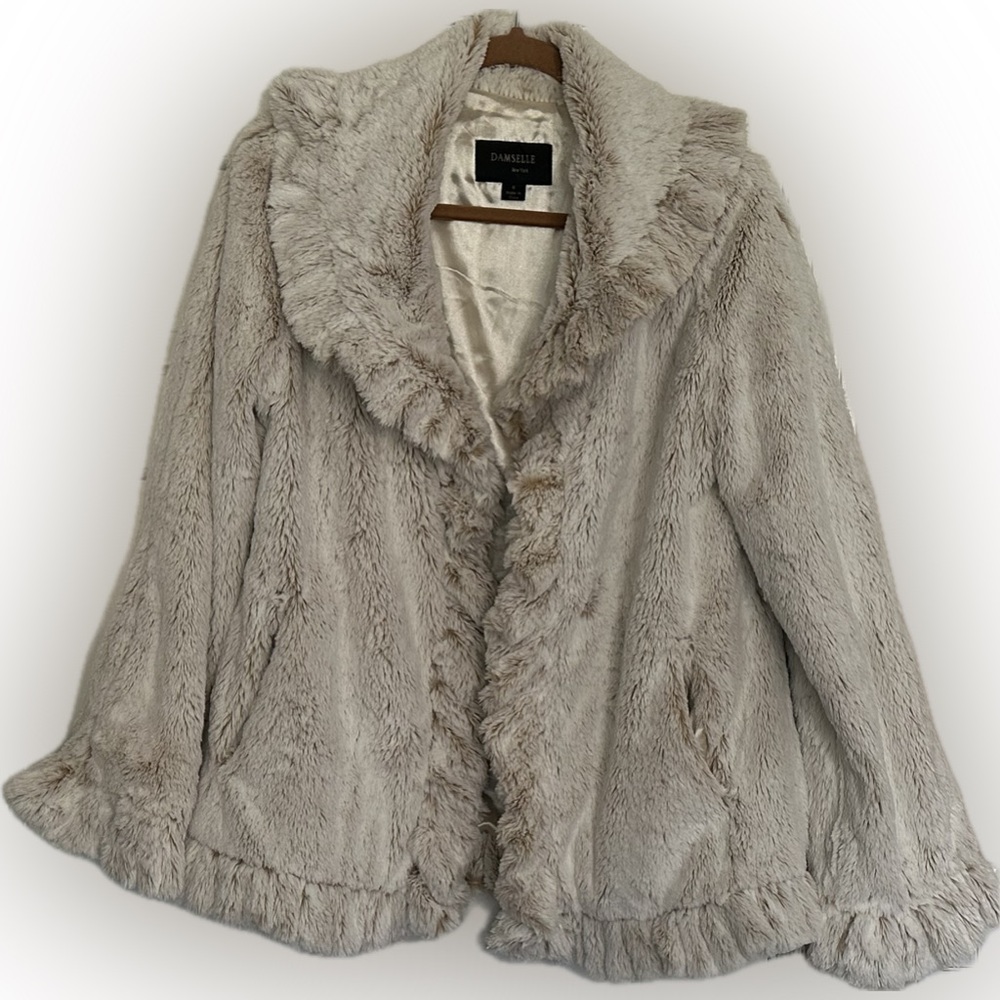 DAMSELLE New York Women's Cream Faux Fur Soft Ruffle Coat Satin Lined Size S